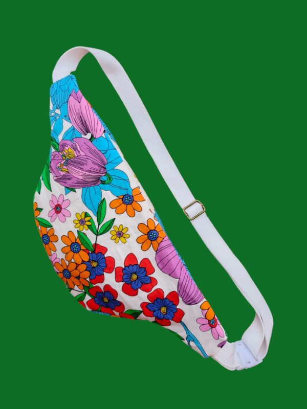 Riñonera mediana floral - Image 2